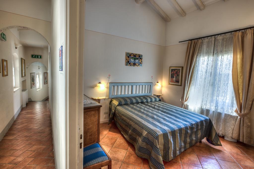 Hotel Locanda Degli Artisti Борго Сан Лоренцо Стая снимка