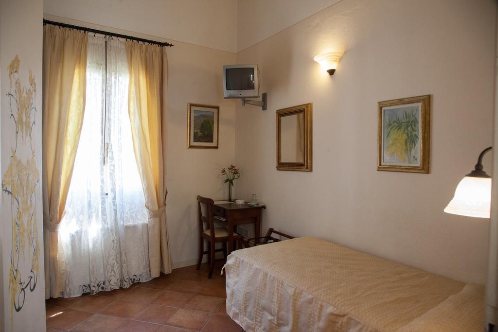 Hotel Locanda Degli Artisti Борго Сан Лоренцо Стая снимка