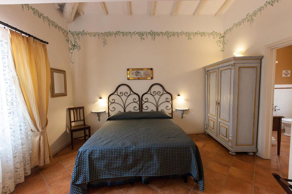 Hotel Locanda Degli Artisti Борго Сан Лоренцо Стая снимка