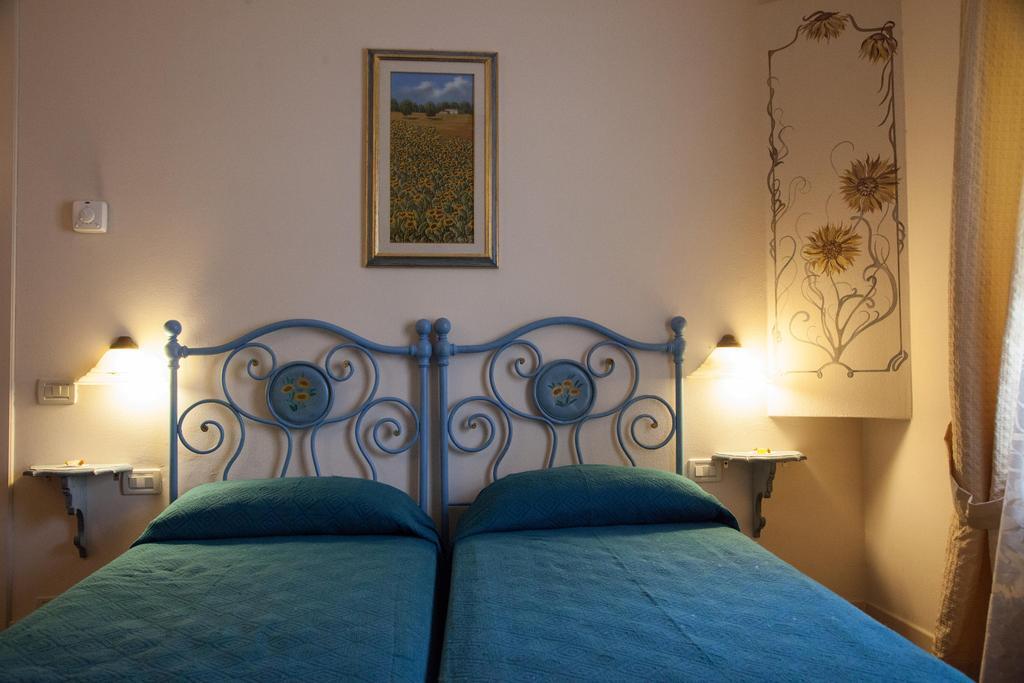 Hotel Locanda Degli Artisti Борго Сан Лоренцо Стая снимка