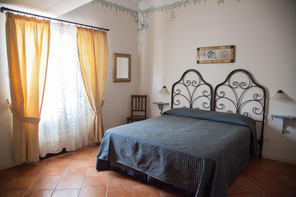 Hotel Locanda Degli Artisti Борго Сан Лоренцо Стая снимка