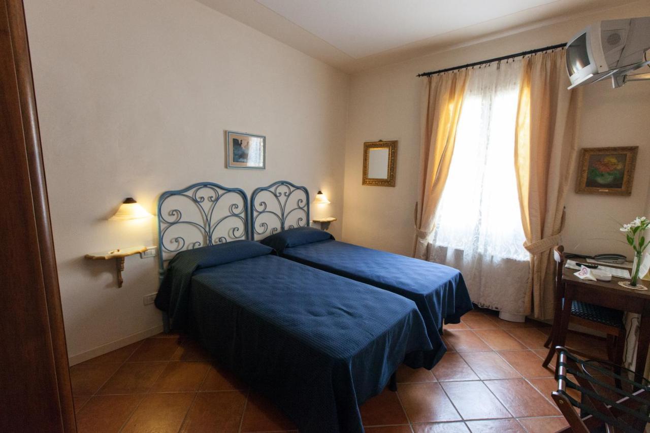 Hotel Locanda Degli Artisti Борго Сан Лоренцо Екстериор снимка
